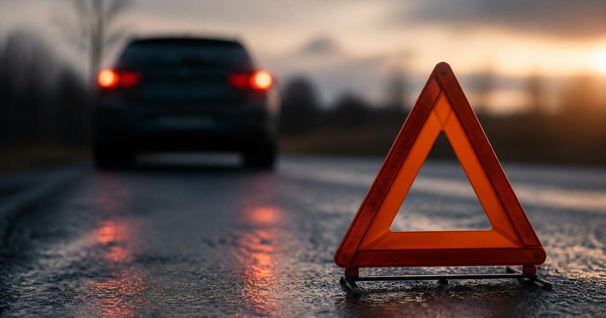 Утром 13 августа на площади Лядова грузовик зад...