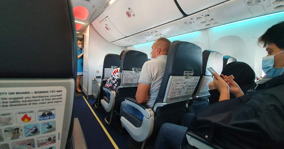 Самолет, следовавший из египетского курорта в Н...